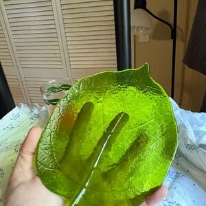 Vibrant Green Leaf Glass Plate